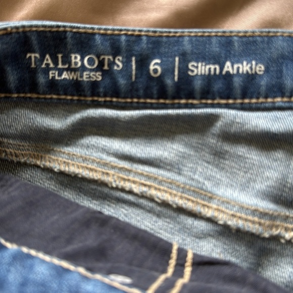 Talbots Flawless Slim Ankle Distressed Jeans Patches Raw Hems Medium Wash Sz 6 - Picture 5 of 13